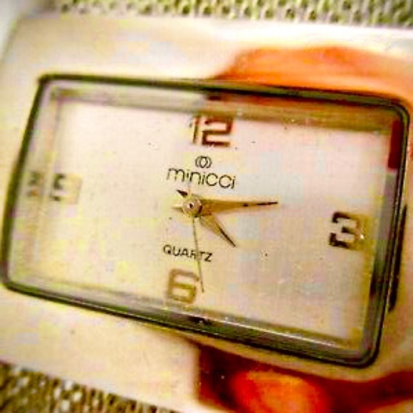 Womens gold wristwatch by Minicci - Picture 6 of 8